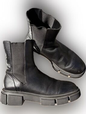 Zara Black Genuine Leather Chunky Lug Sole Chelsea Boots